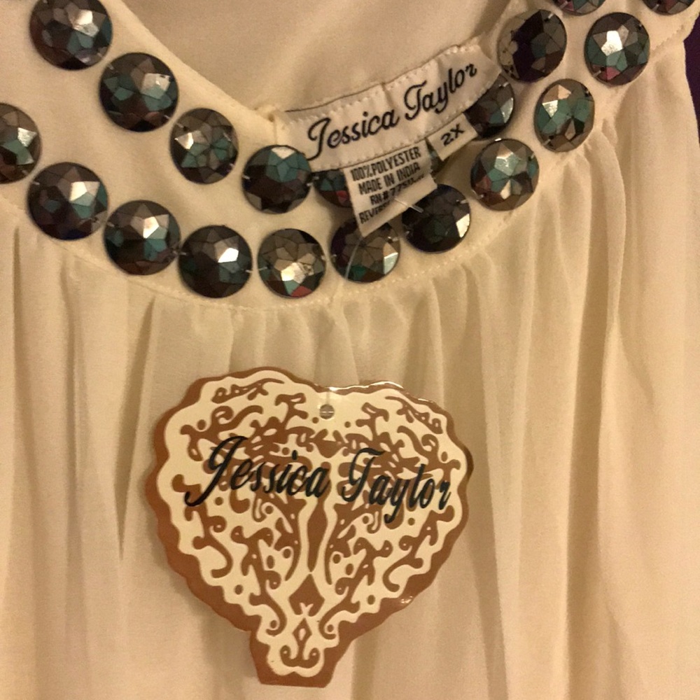 Beautiful tunic - Picture 3 of 3